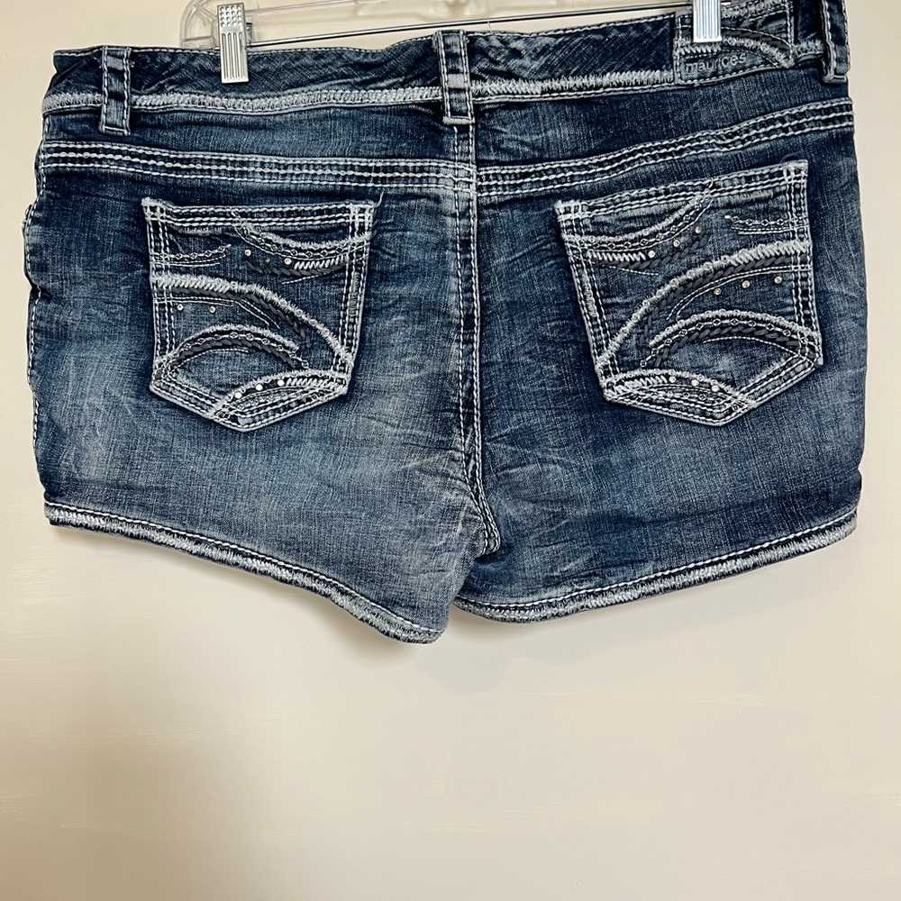 Medium wash jean short